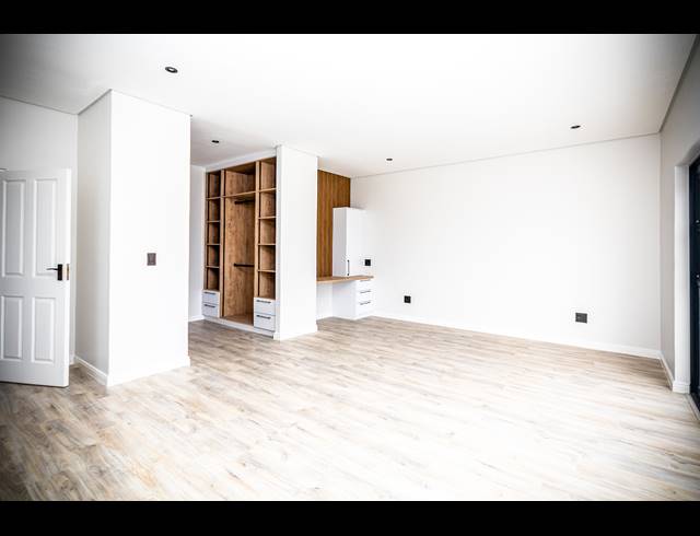 4 BEDROOM FREEHOLD FOR SALE IN SANDOWN